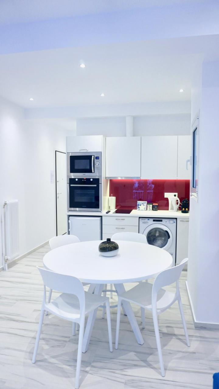 Central, Bright Apt In Athens Near Metro Exterior photo